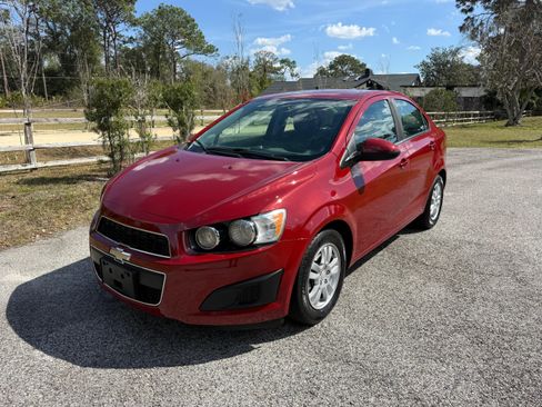 Used 2015 Chevrolet Sonic LT image 1