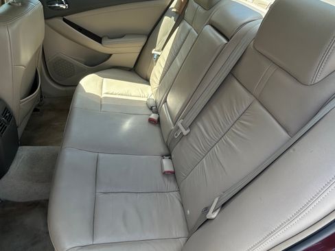 Used 2010 Nissan Altima 3.5 SR w/ Premium Pkg FWD image 11