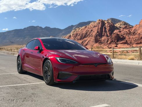Used 2026 Tesla Model S Plaid AWD/4WD image 1