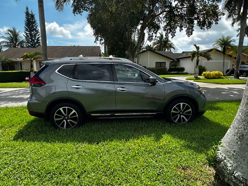 Used 2017 Nissan Rogue SL w/ SL Premium Package FWD image 4