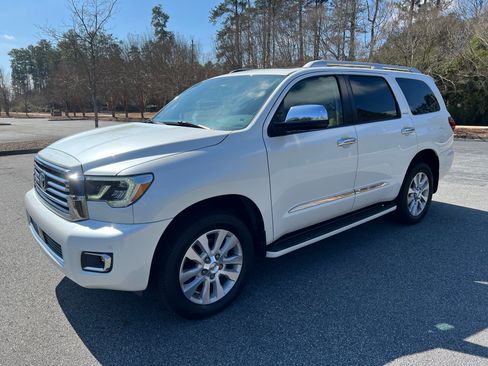 Used 2019 Toyota Sequoia Platinum image 4