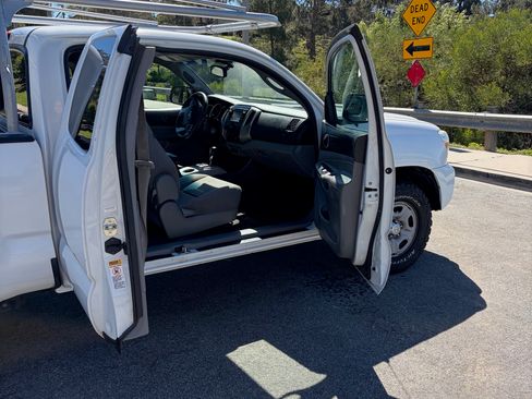 Used 2013 Toyota Tacoma 2WD Access Cab w/ SR5 Pkg image 15