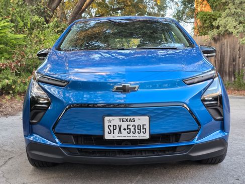 Used 2023 Chevrolet Bolt LT image 5