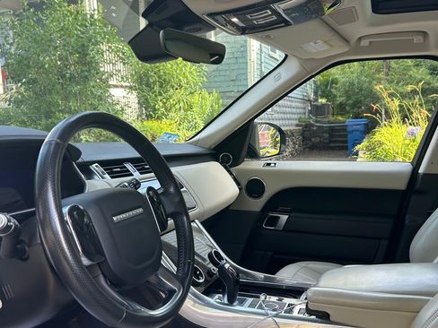 Used 2020 Land Rover Range Rover Sport HSE AWD/4WD image 9