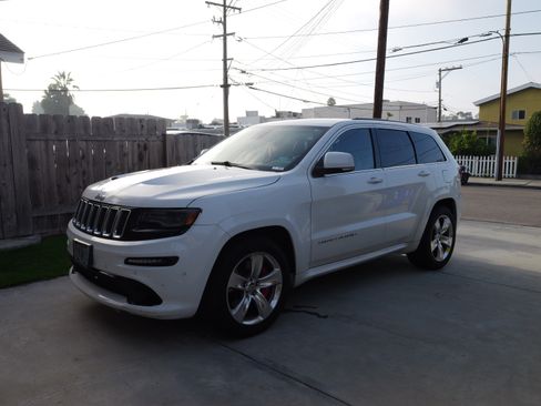 Used 2015 Jeep Grand Cherokee SRT w/ Trailer Tow Group IV image 2
