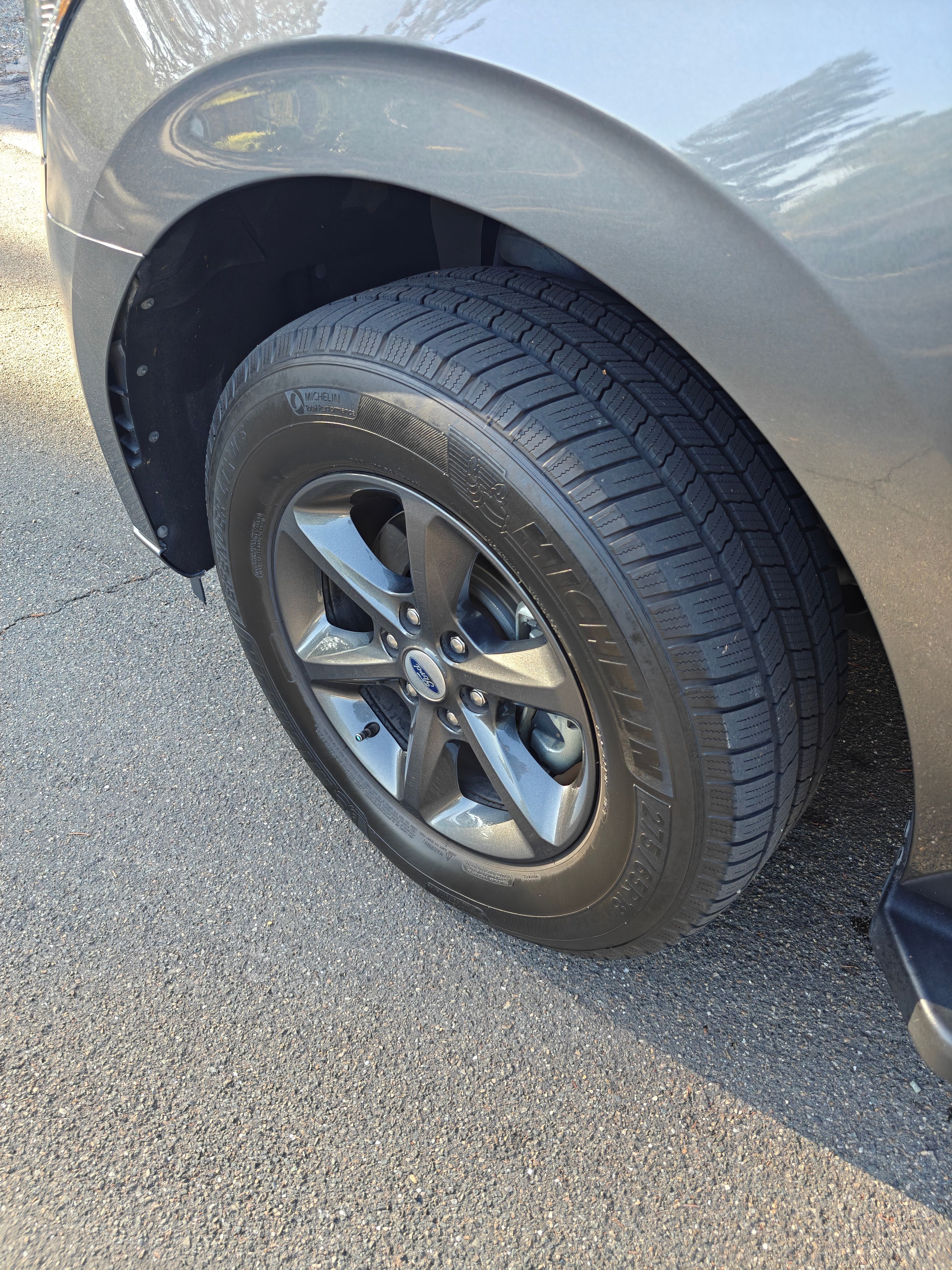 Used 2018 Ford Expedition XLT w/ Equipment Group 202A AWD/4WD image 26