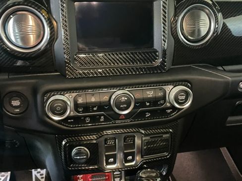 Used 2021 Jeep Wrangler Rubicon w/ Cold Weather Group AWD/4WD image 4