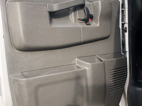 Used 2017 Chevrolet Express 2500 RWD image 15