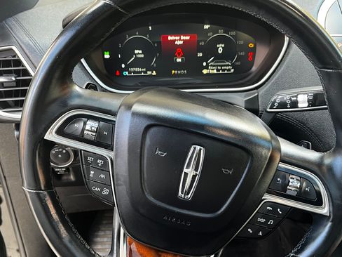 Used 2020 Lincoln Nautilus Reserve w/ Equipment Group 201A image 16