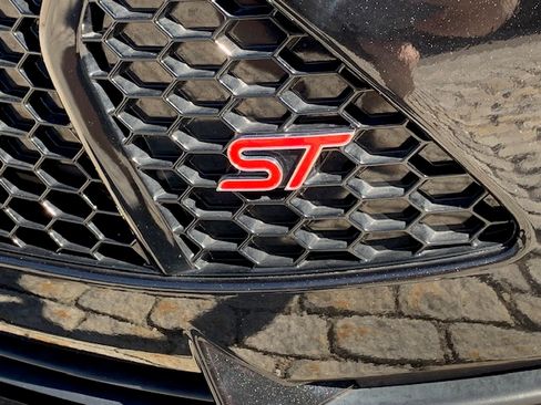 Used 2014 Ford Focus ST w/ Equipment Group 202A image 5