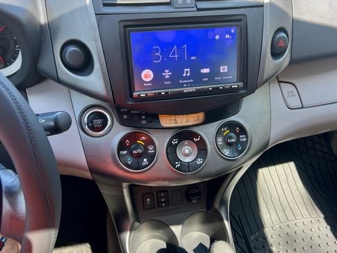 Used 2010 Toyota RAV4 Limited image 10