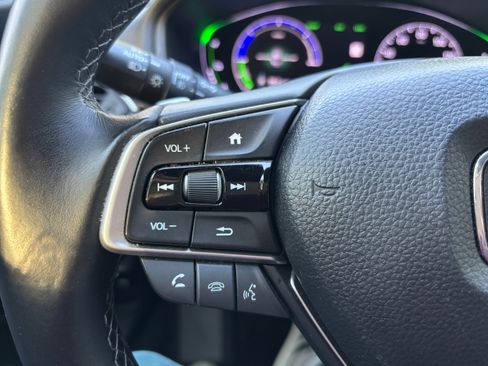 Used 2018 Honda Accord Touring image 26