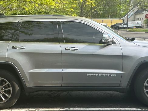 Used 2016 Jeep Grand Cherokee Limited AWD/4WD image 4