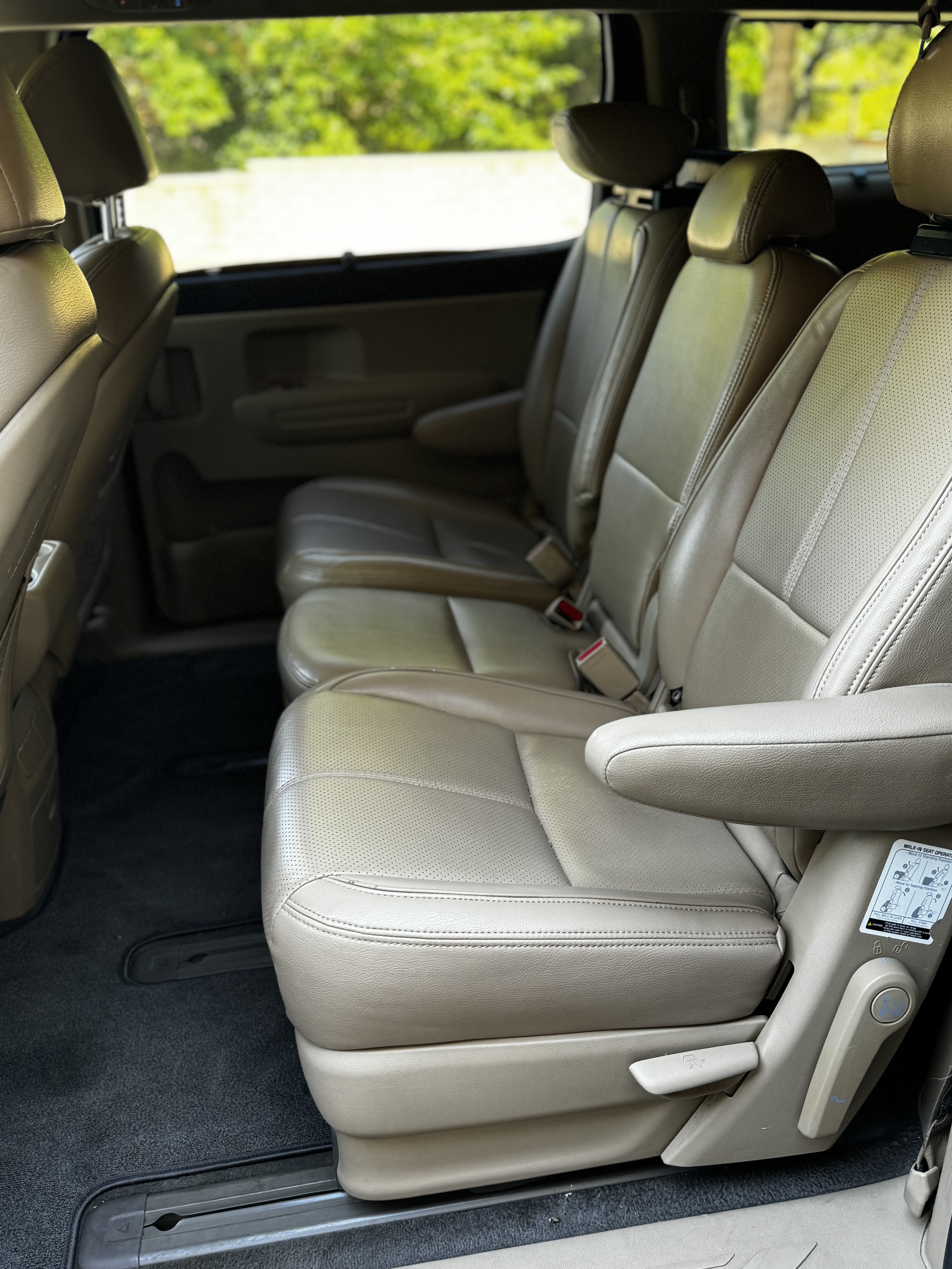 Used 2016 Kia Sedona LX w/ LX Convenience Package FWD image 18
