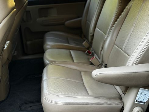 Used 2016 Kia Sedona LX w/ LX Convenience Package FWD image 18