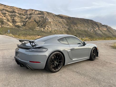 Used 2023 Porsche 718 Cayman GT4 RWD image 2
