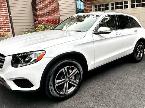 Used 2016 Mercedes-Benz GLC 300 4MATIC image 2