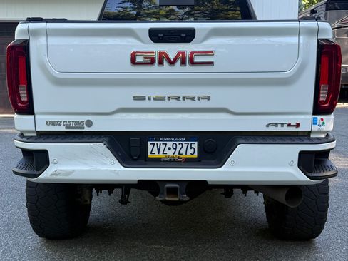 Used 2023 GMC Sierra 2500 AT4 w/ AT4 Preferred Package AWD/4WD image 9