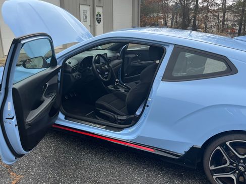 Used 2020 Hyundai Veloster N w/ Performance Package image 6