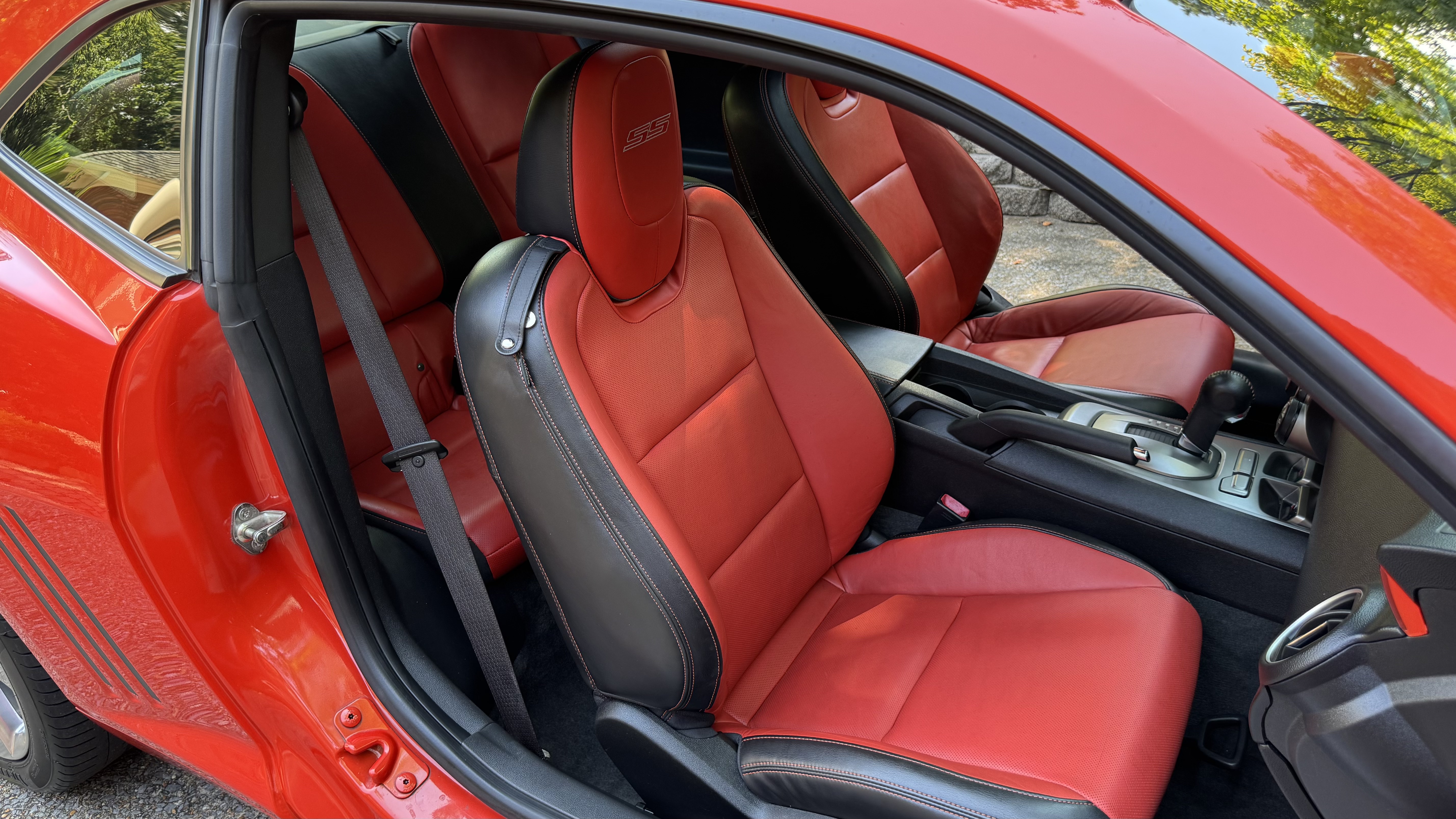 Used 2010 Chevrolet Camaro SS w/ RS Package RWD image 21