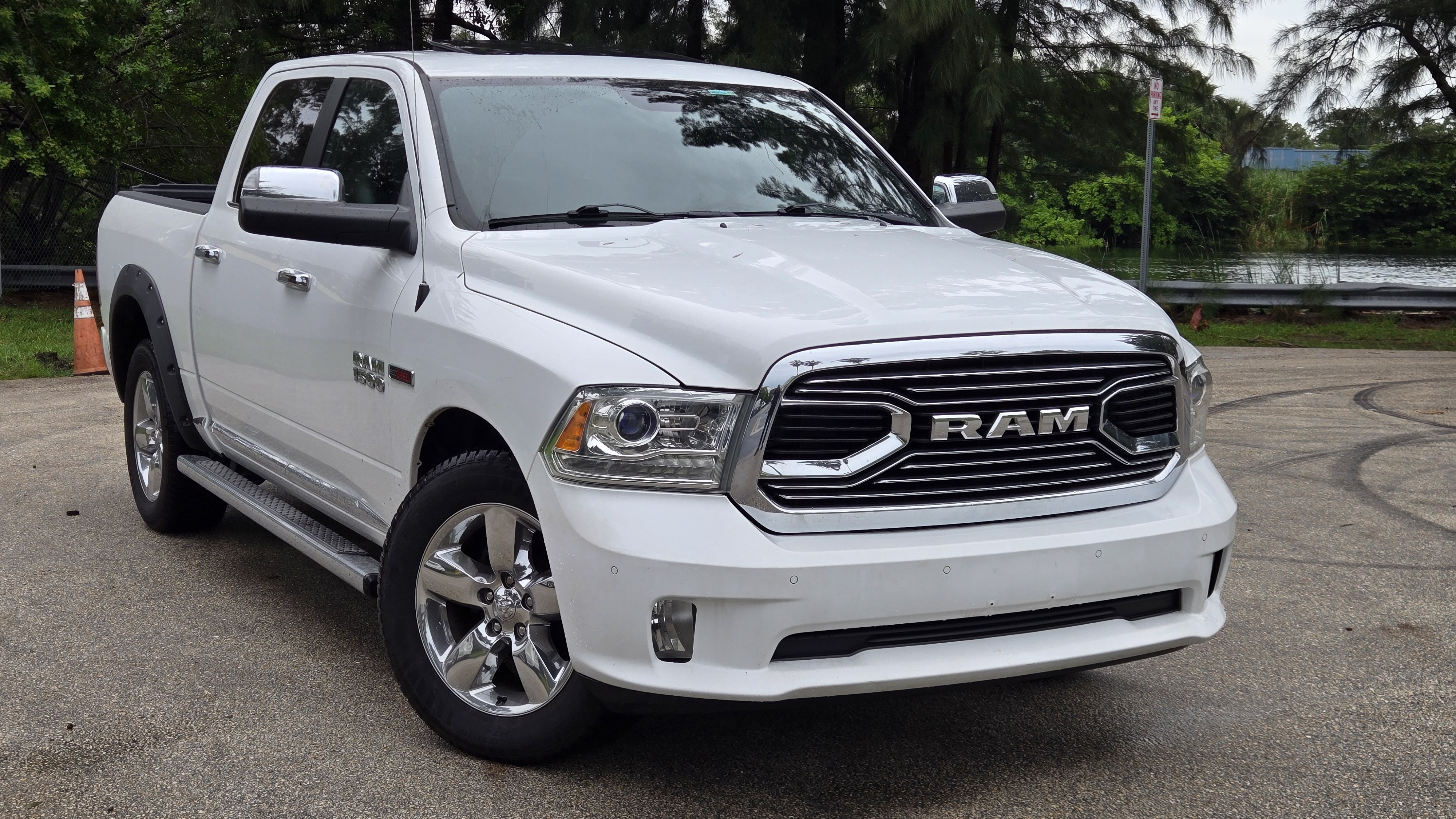 Used 2015 RAM 1500 Limited AWD/4WD image 1