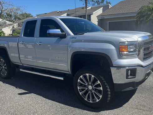 Used 2014 GMC Sierra 1500 SLT w/ Driver Alert Package AWD/4WD image 4
