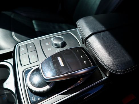 Used 2019 Mercedes-Benz GLS 450 4MATIC image 11