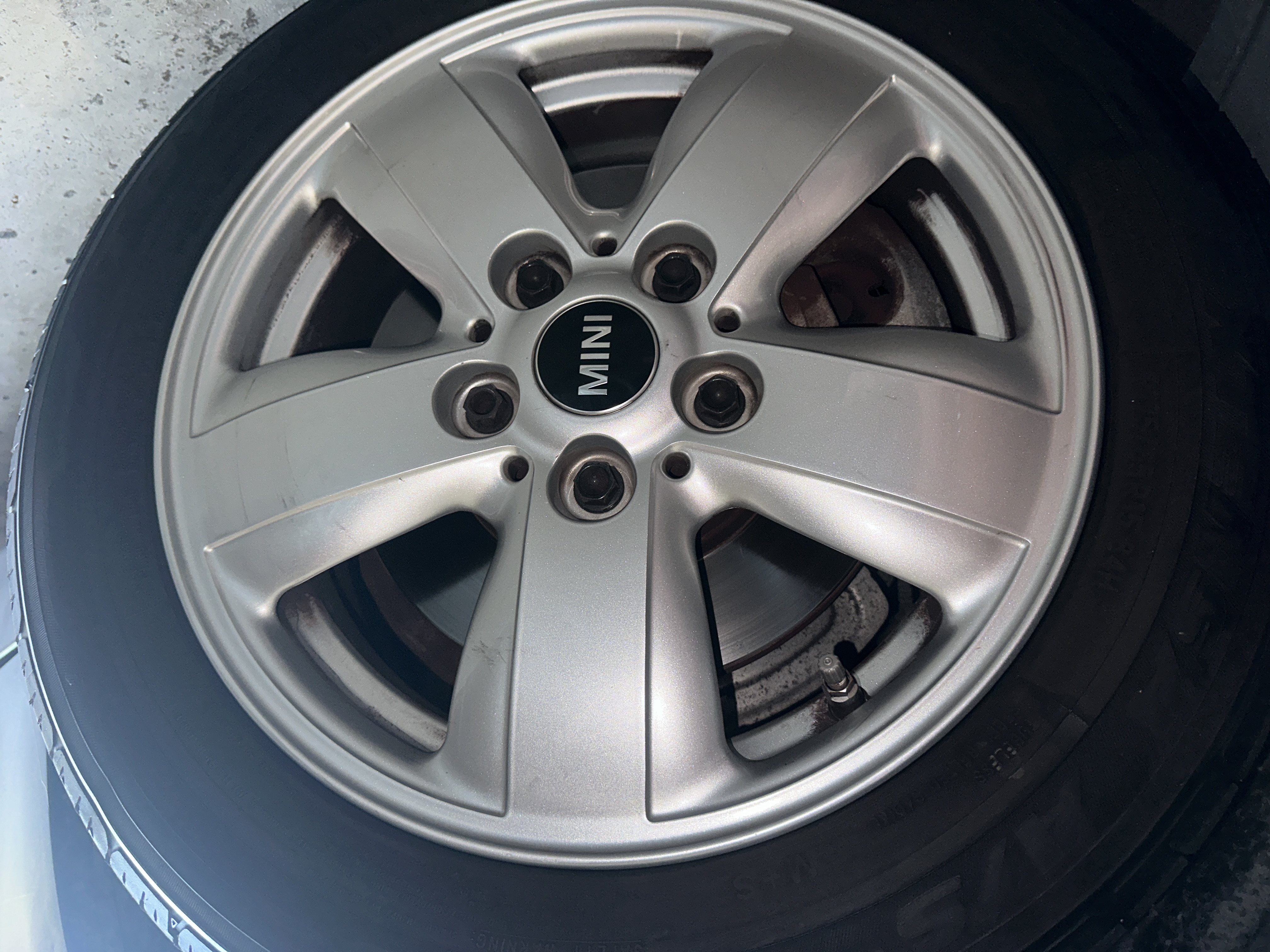 Used 2015 MINI Cooper 4-Door Hardtop FWD image 28