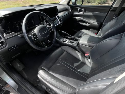 Used 2023 Kia Sorento EX image 23