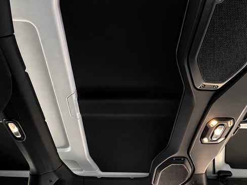 Used 2023 Jeep Wrangler Unlimited Sahara image 16