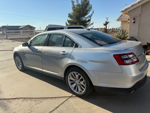 Used 2013 Ford Taurus Limited image 4