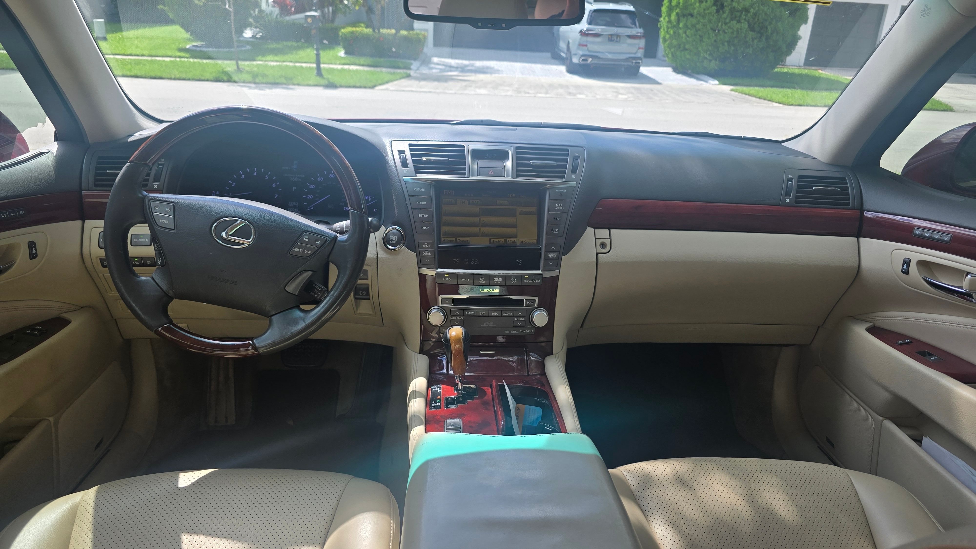 Used 2010 Lexus LS 460 RWD image 5
