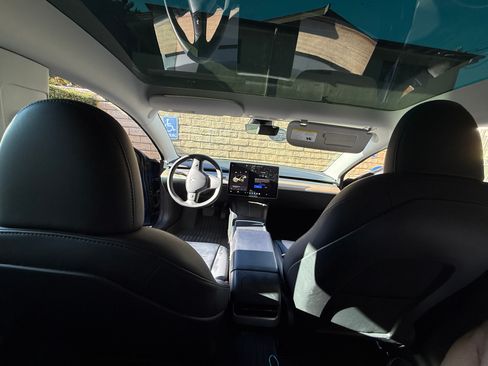 Used 2023 Tesla Model 3 Standard Range RWD image 9