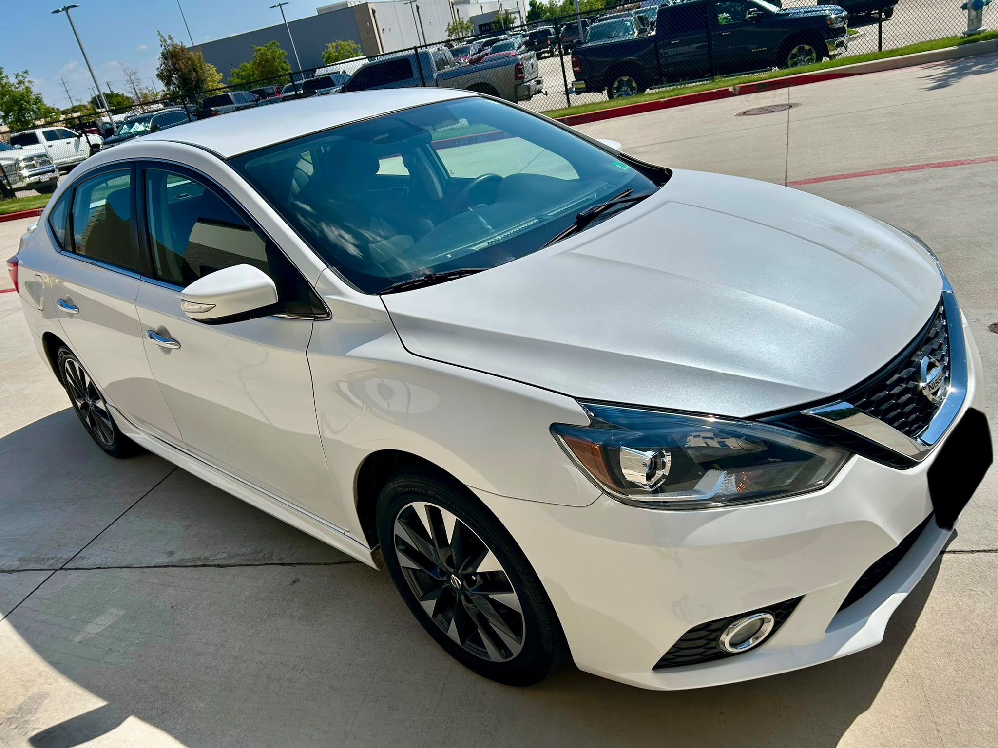 Used 2019 Nissan Sentra SR FWD image 1