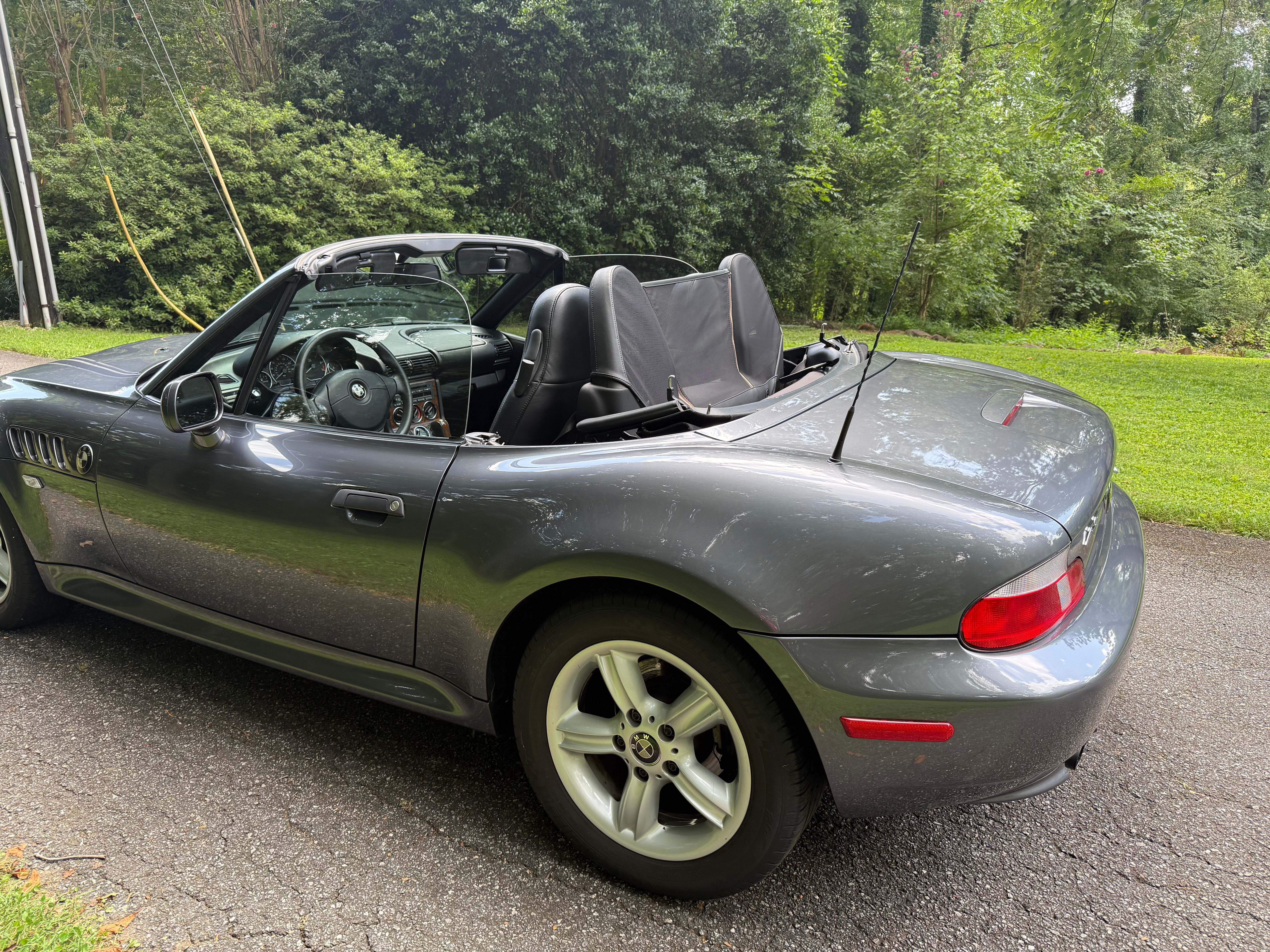 Used 2000 BMW Z3 2.5i RWD image 12