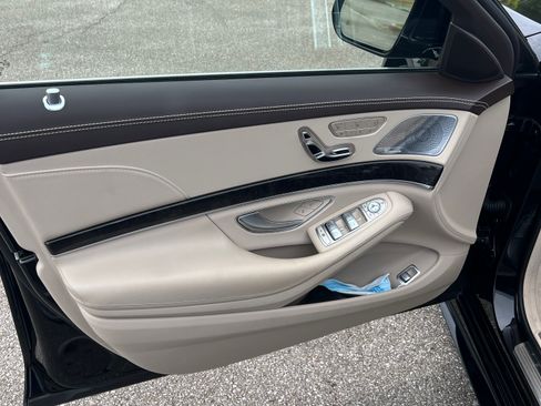 Used 2018 Mercedes-Benz S 560 Sedan image 8