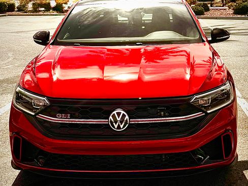 Used 2023 Volkswagen Jetta GLI Autobahn image 2