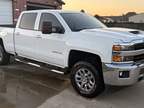 Used 2018 Chevrolet Silverado 2500 LT w/ LT Fleet Convenience Package AWD/4WD image 4