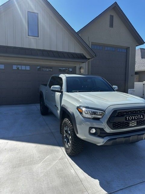 Used 2023 Toyota Tacoma TRD Off-Road w/ TRD Premium Off Road Package AWD/4WD image 5