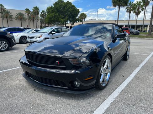 Used 2011 Ford Mustang GT Premium image 1