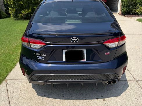 Used 2020 Toyota Corolla SE FWD image 2
