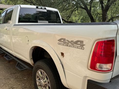 Used 2018 RAM 2500 Laramie w/ Off Road Package AWD/4WD image 8