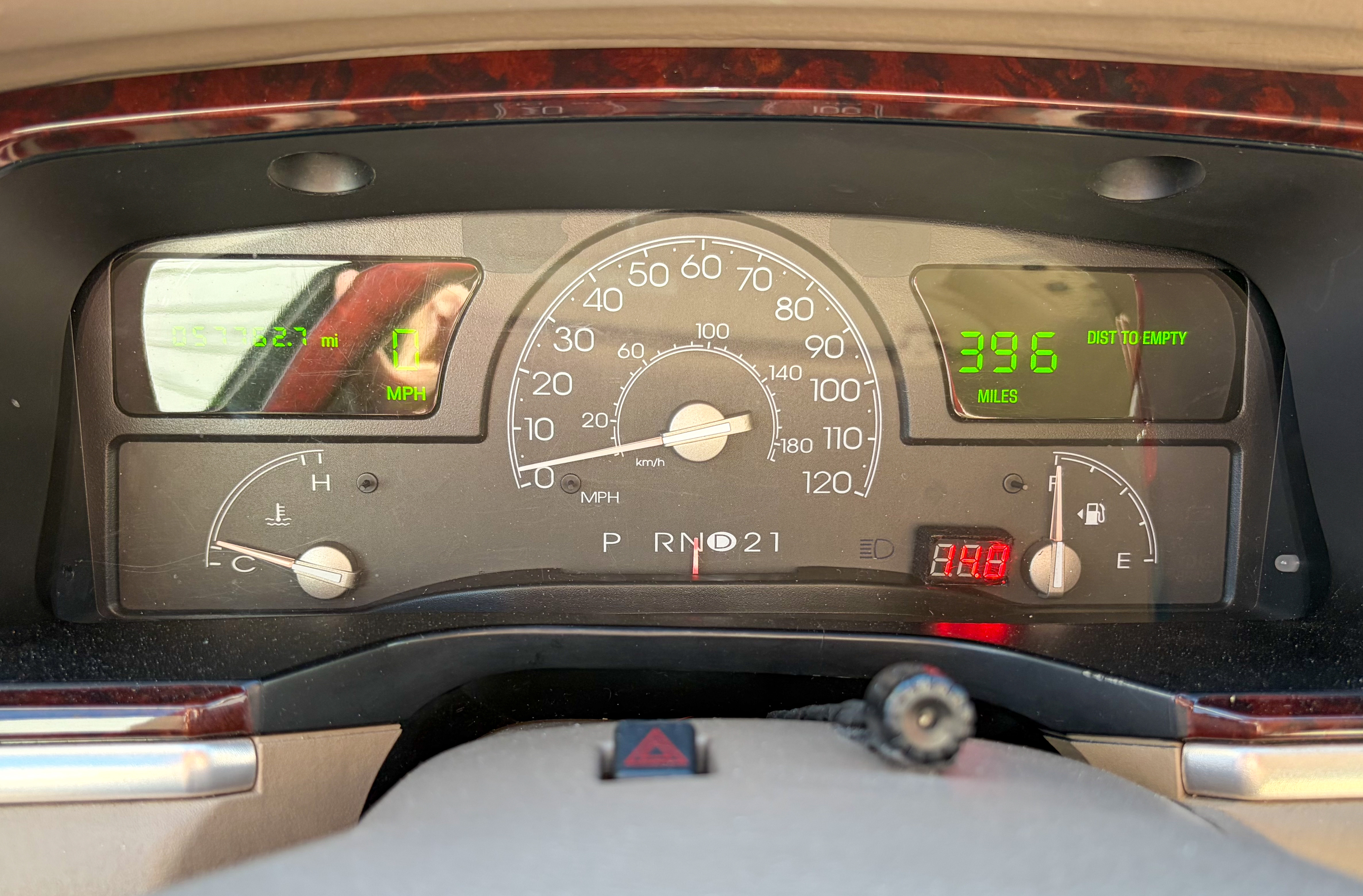 Used 2005 Lincoln Town Car Signature Limited RWD image 13