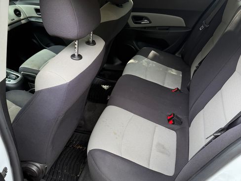 Used 2015 Chevrolet Cruze LS image 9