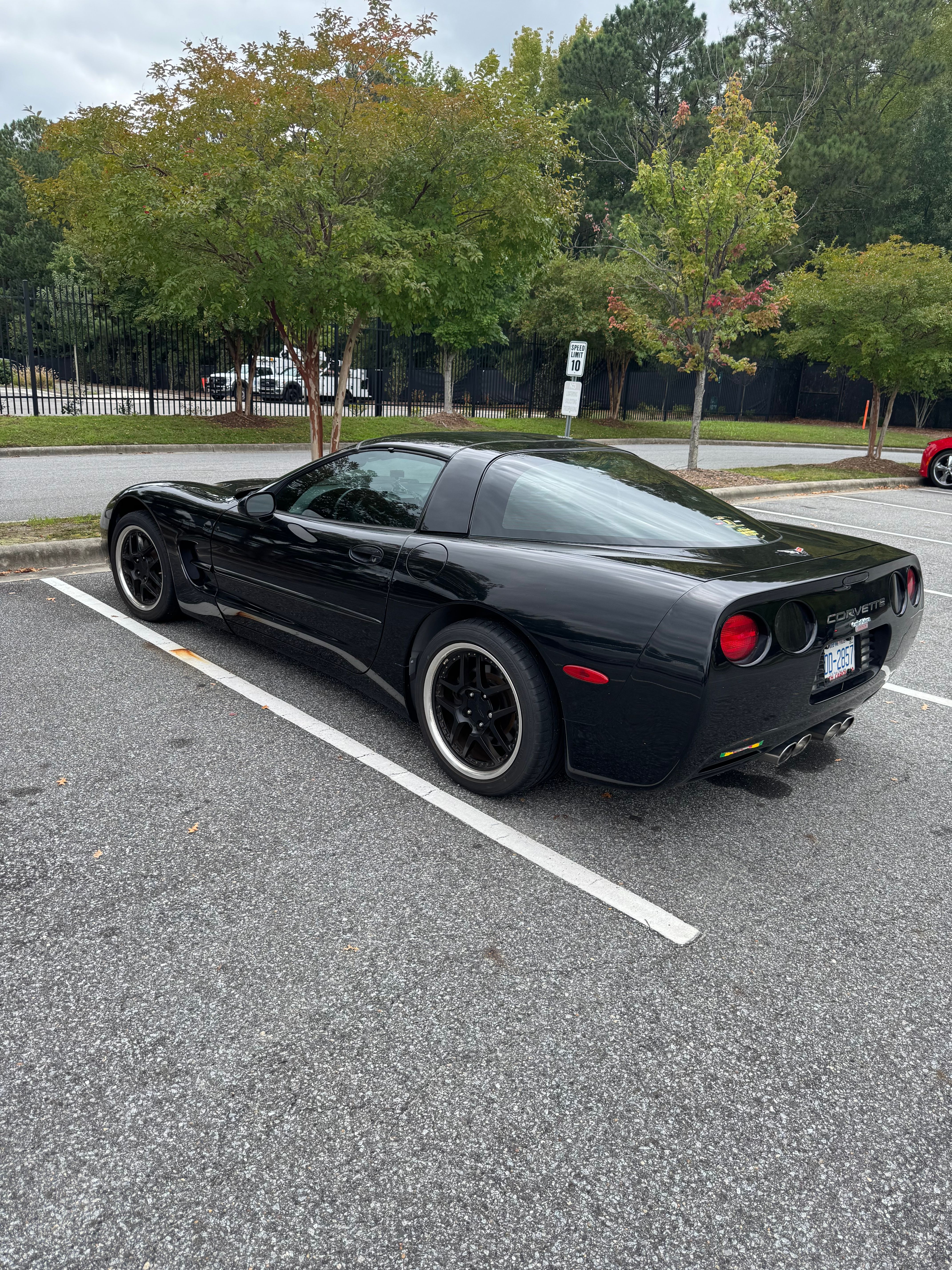 Used 2000 Chevrolet Corvette Coupe w/ Roof Pkg RWD image 16