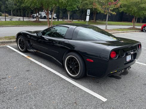 Used 2000 Chevrolet Corvette Coupe w/ Roof Pkg image 16