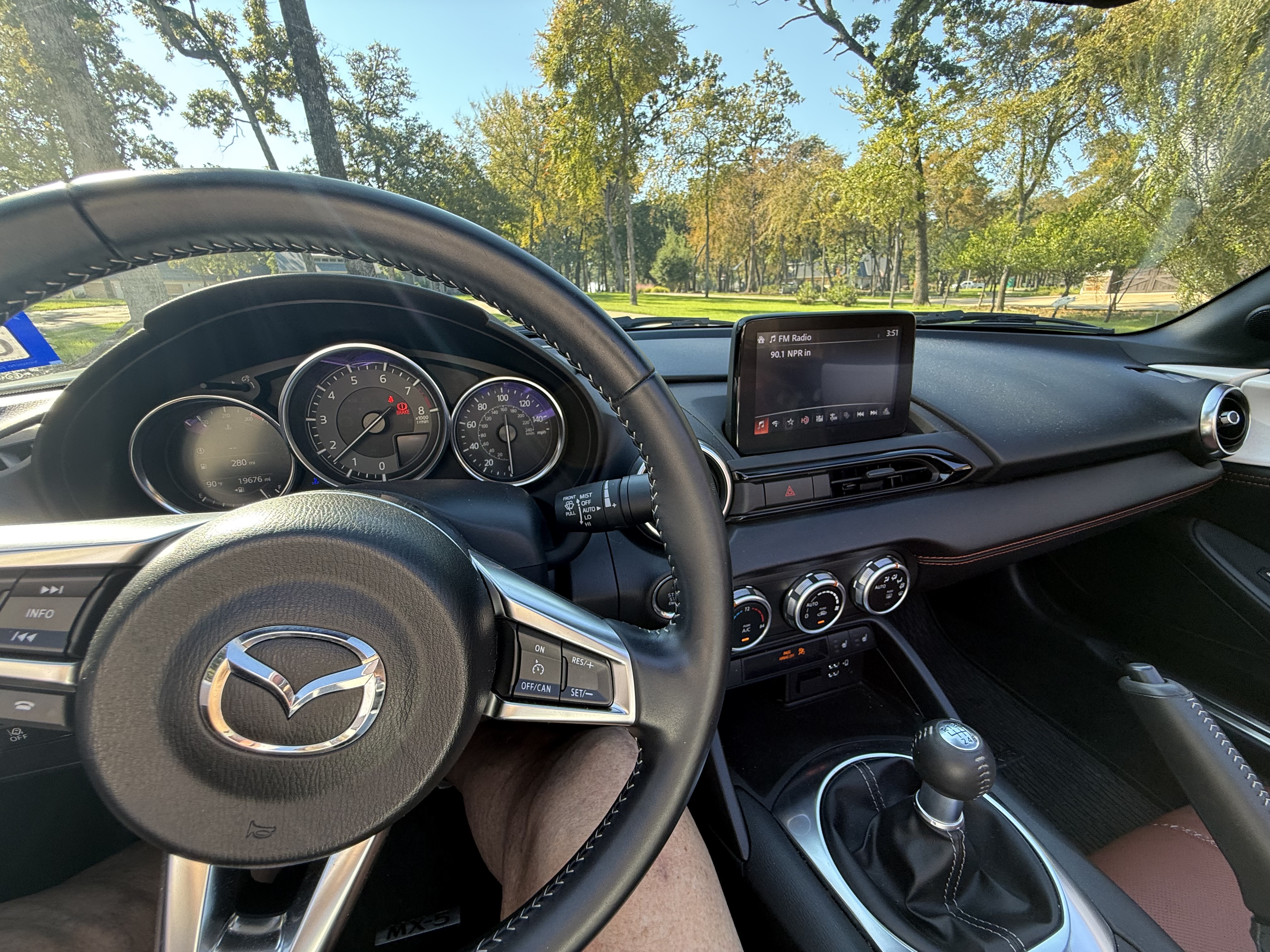Used 2022 MAZDA MX-5 Miata Grand Touring w/ Weather Package RWD image 5