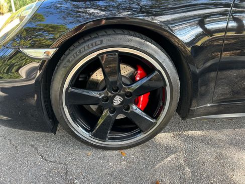 Used 2013 Porsche 911 Carrera 4S image 12