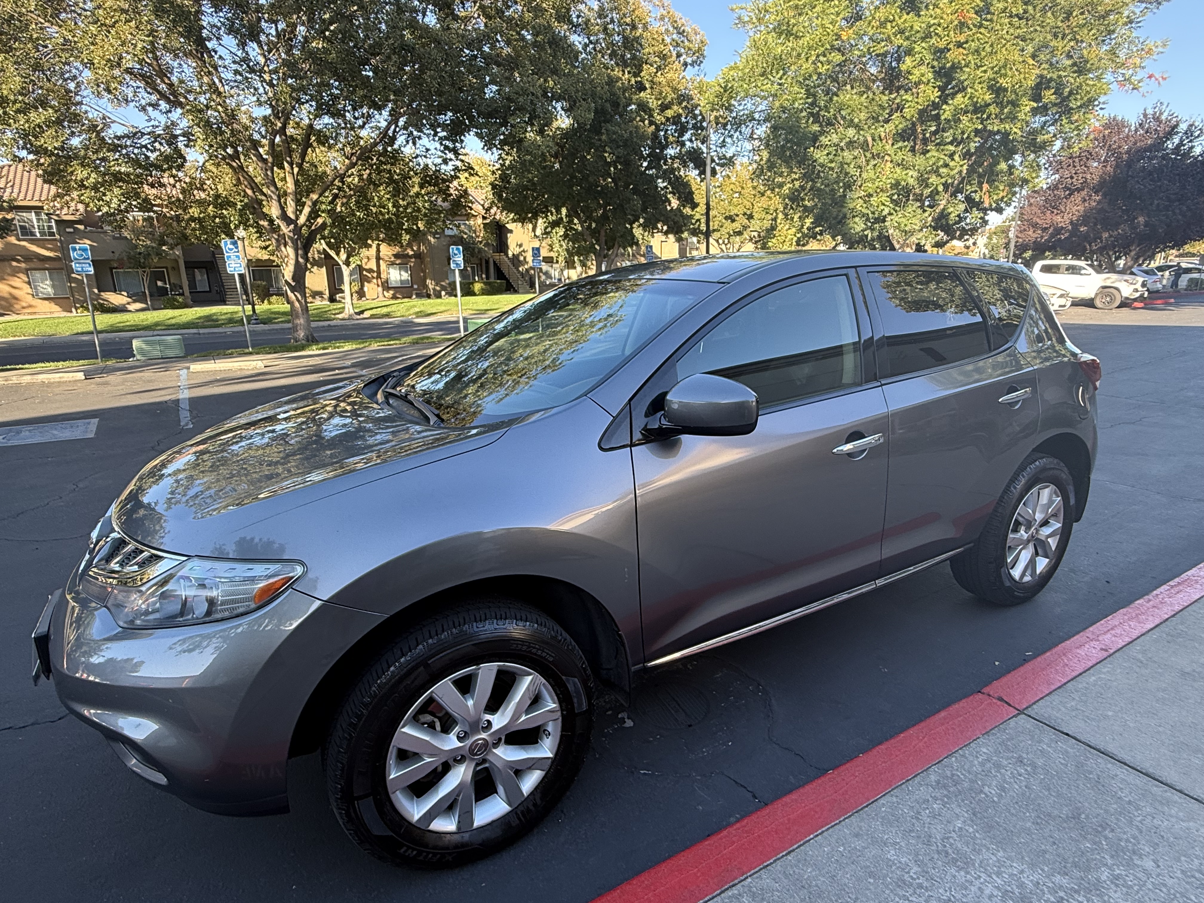 Used 2014 Nissan Murano S FWD image 2