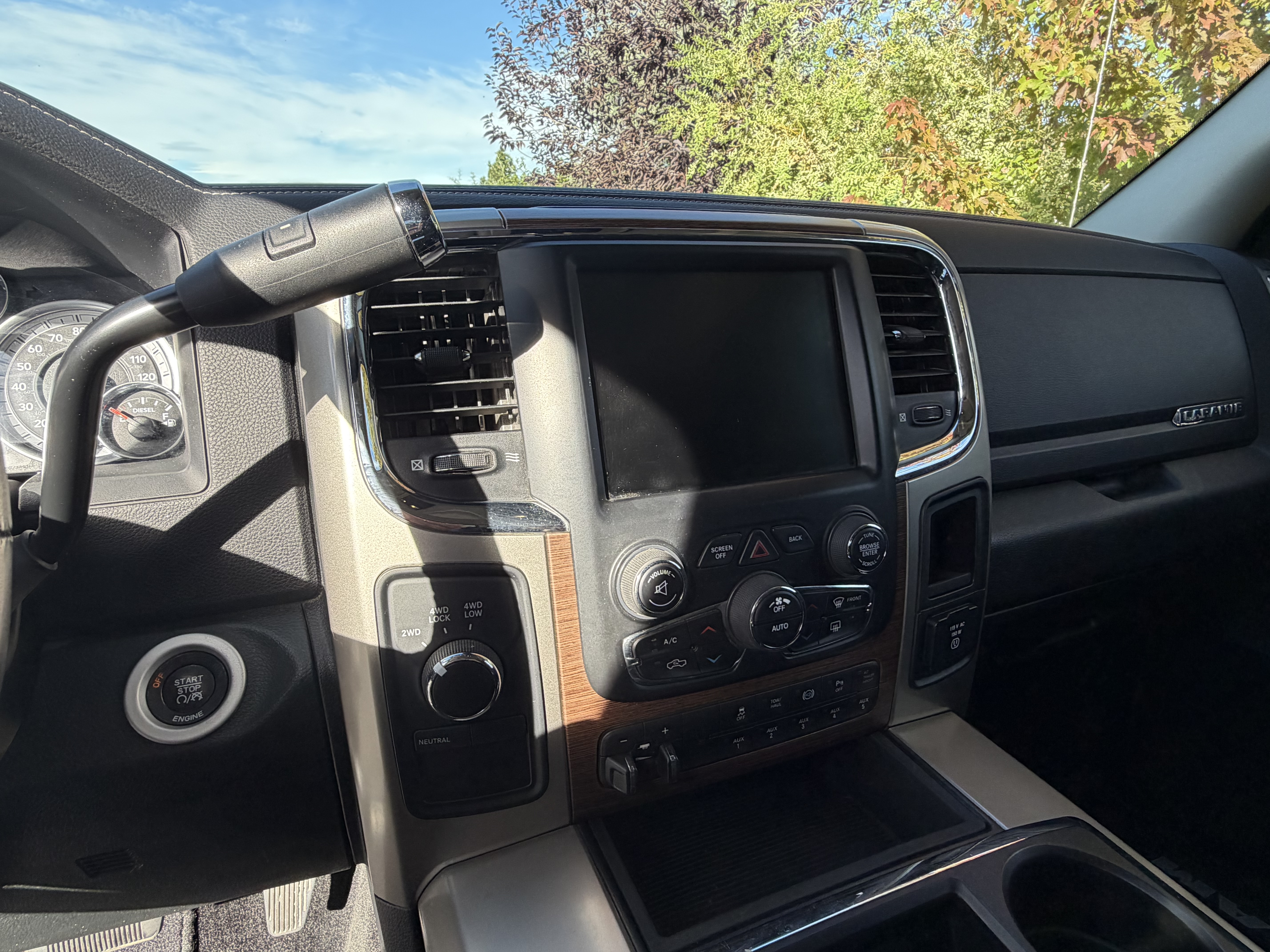 Used 2015 RAM 3500 Laramie AWD/4WD image 11